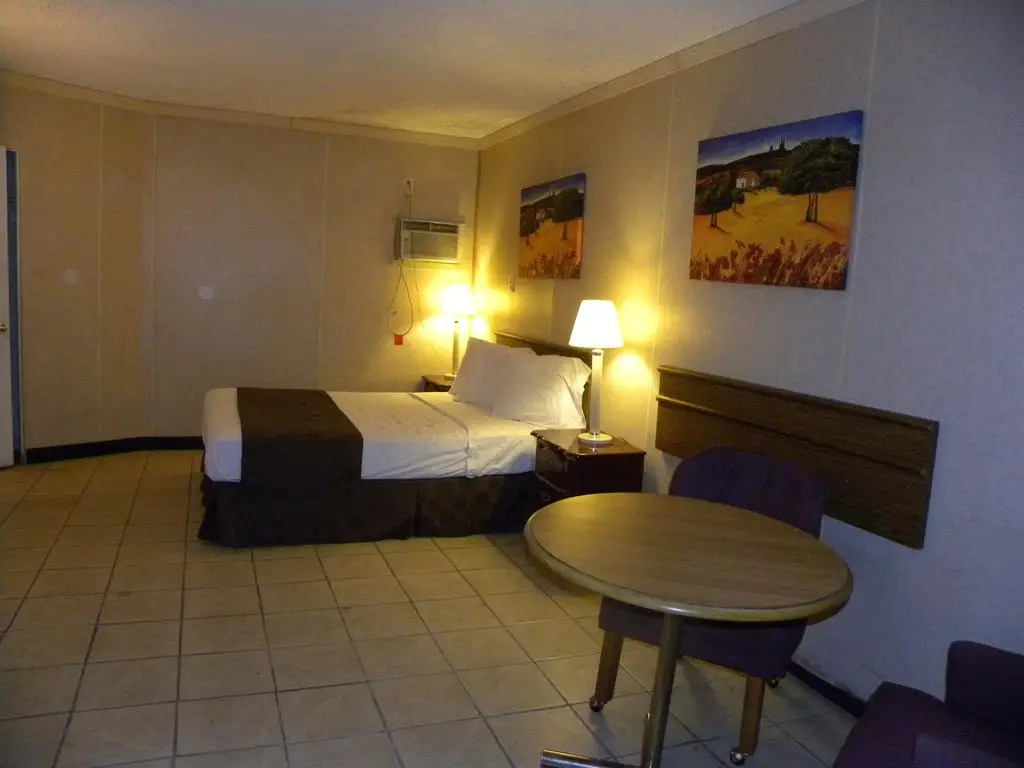 Best Motel 4